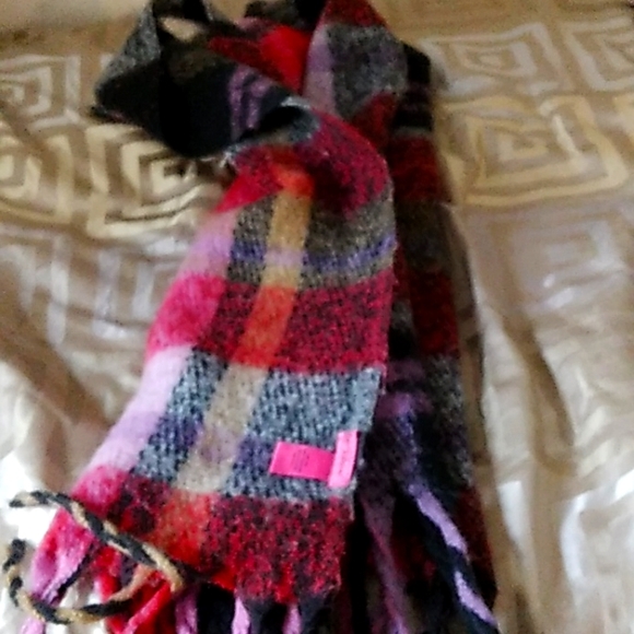 🌺🌺🌺🌺BETSEY JOHNSON BLANKET scarf 🌺🌺🌺🌺🌺 - Picture 1 of 3